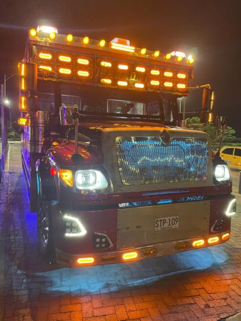 Cartagena: Party Bus Tour Around the City