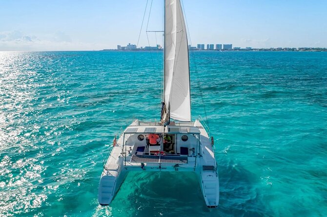 Catamaran Tour to Isla Mujeres From Cancún With Bar and Lunch