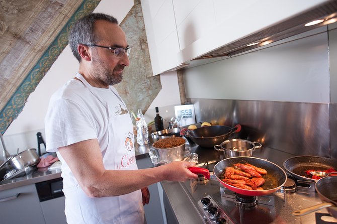 Cesarine: Market Tour & Dining at a Locals Home in Naples - Inclusions