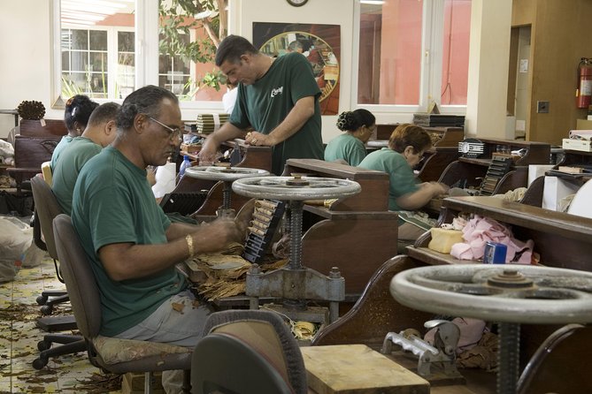 Cigar Demo and Rum Tasting at Graycliff Cigar Company - Cigar-Making History