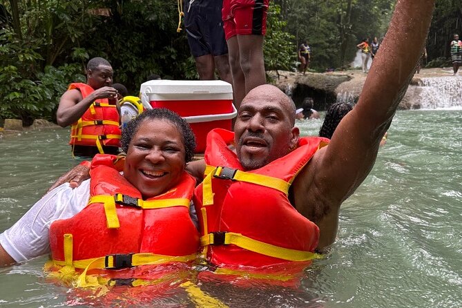 Day Trip to Blue Hole, Dunns River and River Tubing With LUNCH - Pickup and Transportation