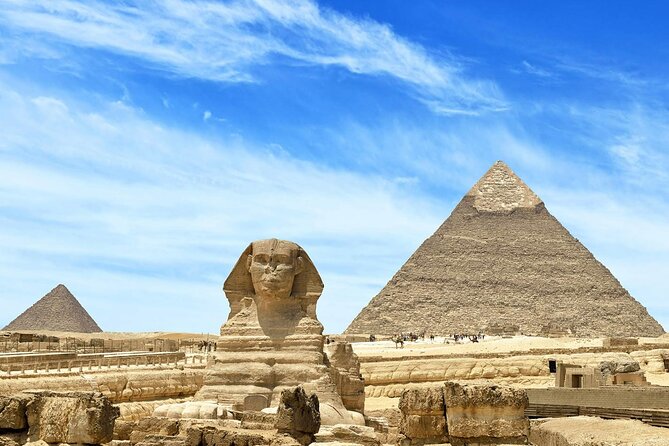 Day Trip To Pyramids Of Giza and The Egyptian Museum
