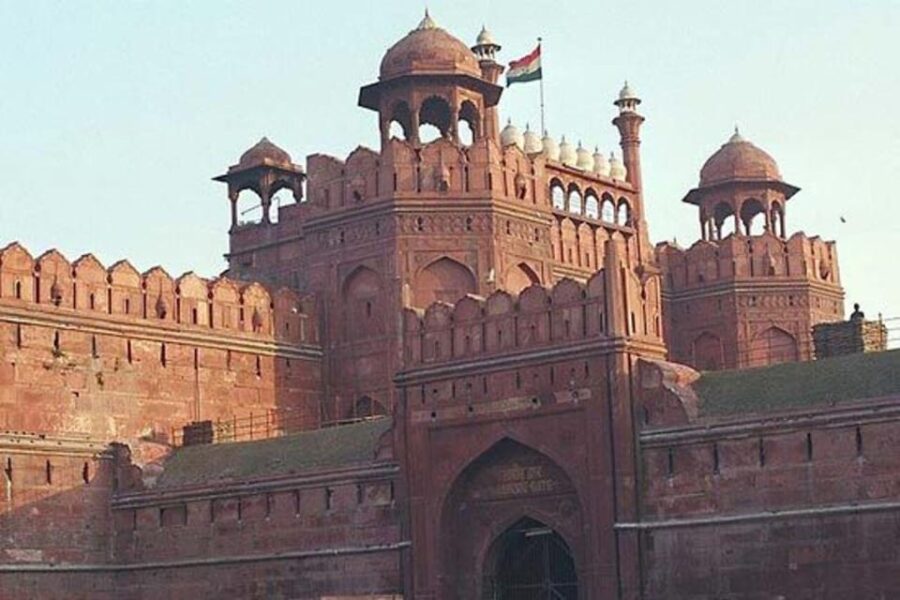 Delhi: Old and New Delhi Private Day Trip. by AC Car.