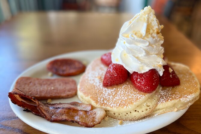 Diamond Head Hiking + Eggsn Things Breakfast