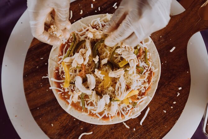 Dubai Creek Sightseeing Cruise With Unlimited Freshly Baked Pizza