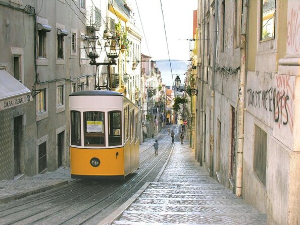 E-Scavenger Hunt Lisbon: Explore the City at Your Own Pace