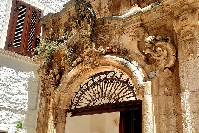From Brindisi: Alberobello, Locorotondo, Ostuni & Apulian Brunch