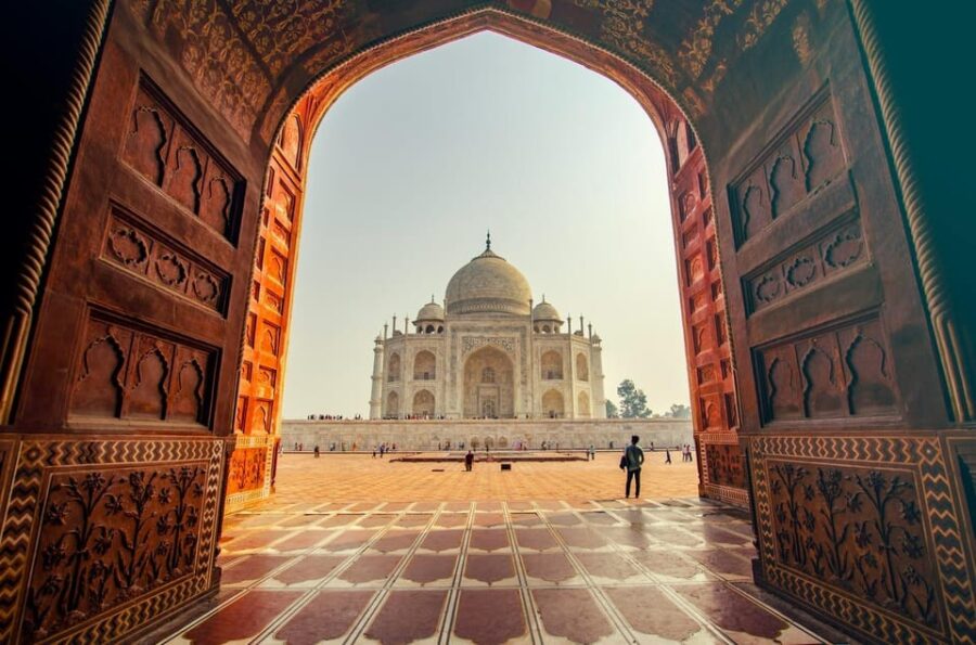 From Delhi: Taj Mahal, Agra Fort, and Baby Taj Tour by Car