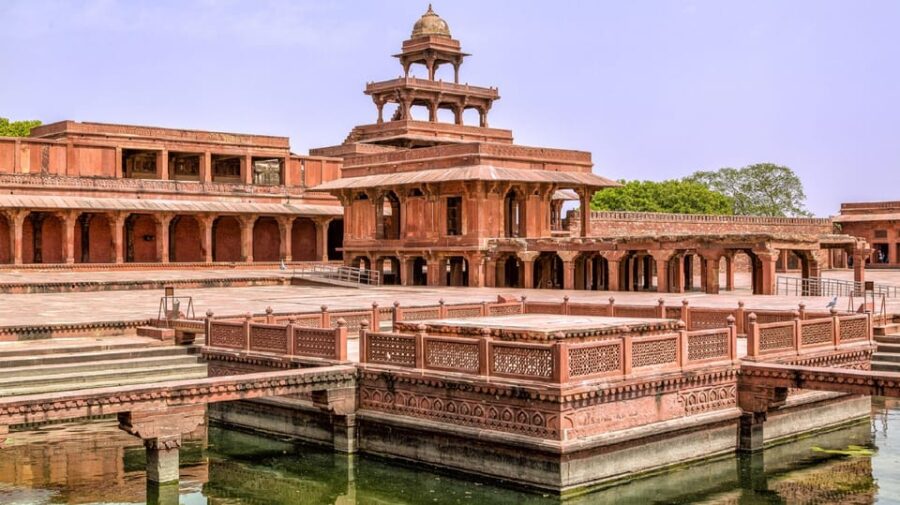 From Delhi: Taj Mahal and Fatehpur Sikri Private Tour by Car