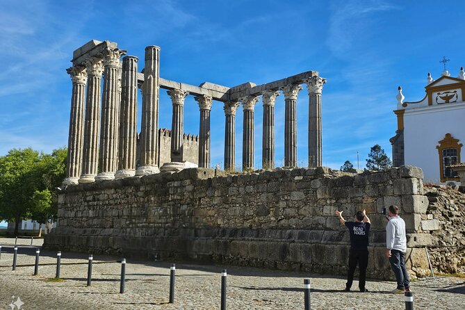 From Lisbon to the Discovery of Évora and Arraiolos