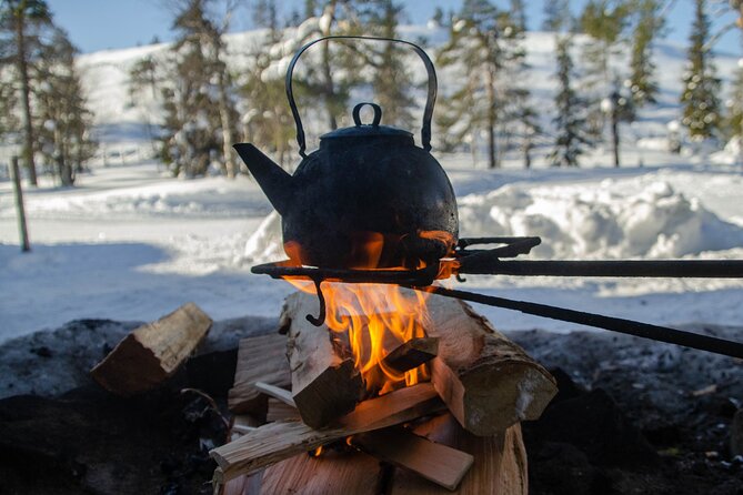 Full-Day Snowshoeing Adventure in Amethyst Mine Pyhä Luosto