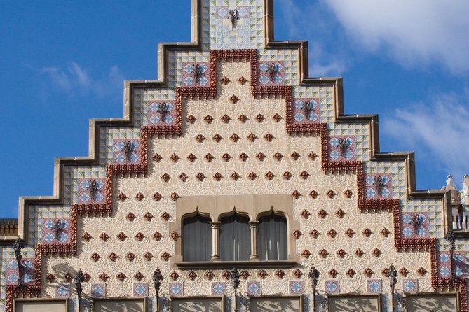 Gaudis Casa Batlló and La Pedrera With Chocolate Tasting - Tour Overview