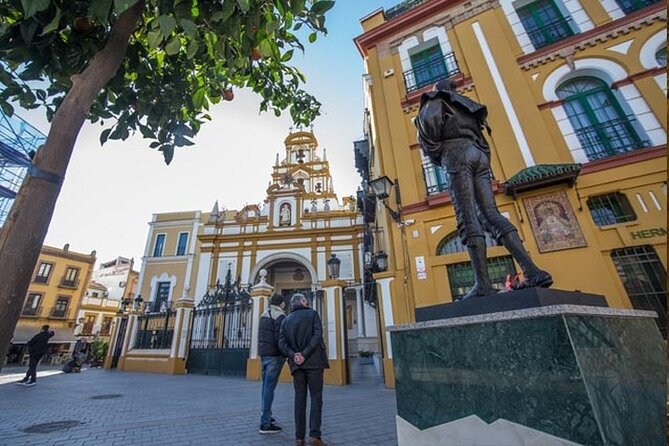 Guided Walking Tour to Setas, La Macarena and Dueñas Palace in Seville