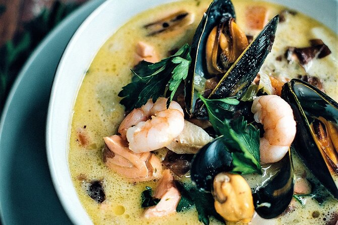 History and Food Tasting Tour. Dingle. Guided. 3 Hours.