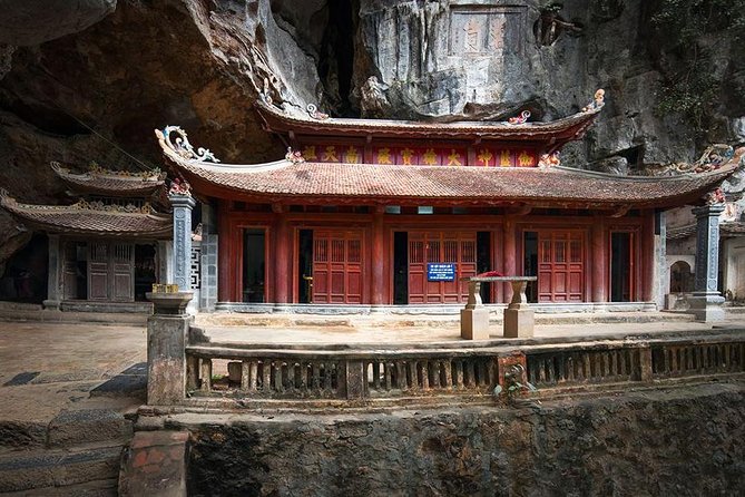 Hoa Lu – Tam Coc Full Day Tour: Boating; Biking, Buffet Lunch
