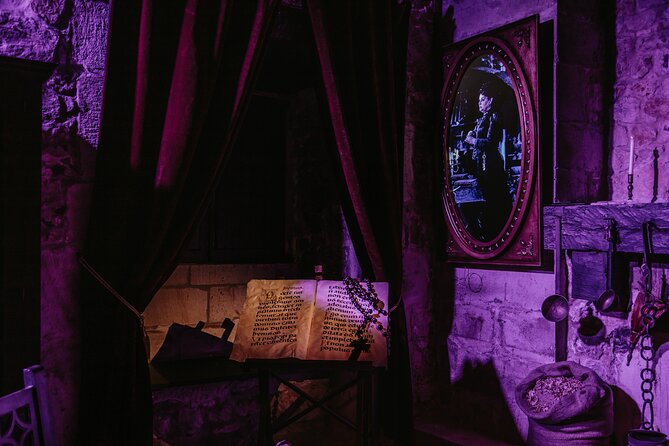 Immersive Visit to the Velarde Palace Museum