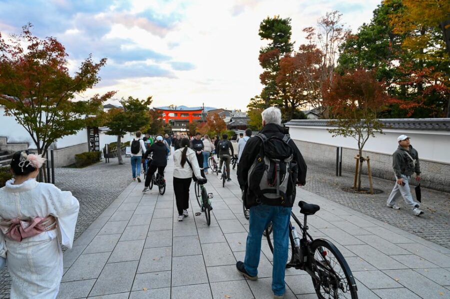 Kyoto: Half-Day Guided Bike Tour With Fushimi Inari - Tour Overview