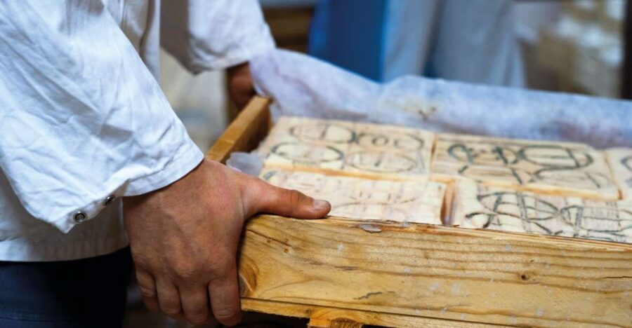 Lake Como: Cheese Factory Tour and Tasting in Valsassina
