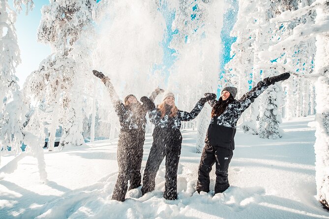 Levi: Winter Clothing Rental With Snow Boots and Gloves - Service Overview