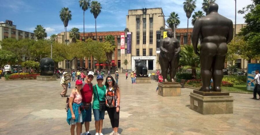 Medellin: Nature & Transformation Tour – Arvi and Comuna 13