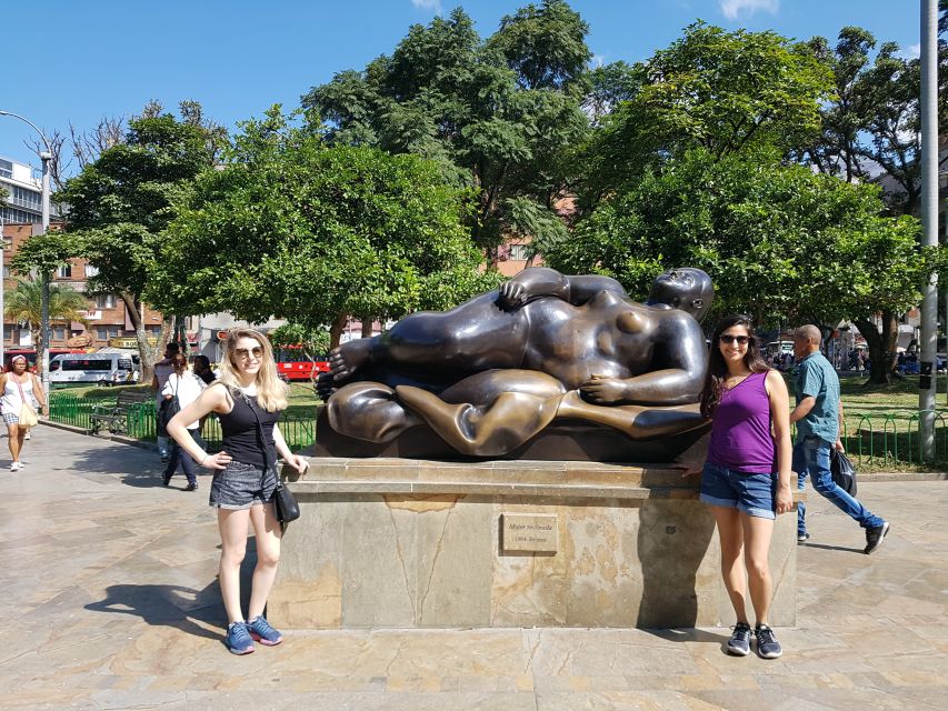 Medellín: Walking Tour With Cable Car and Botero Plaza - Tour Overview and Pricing
