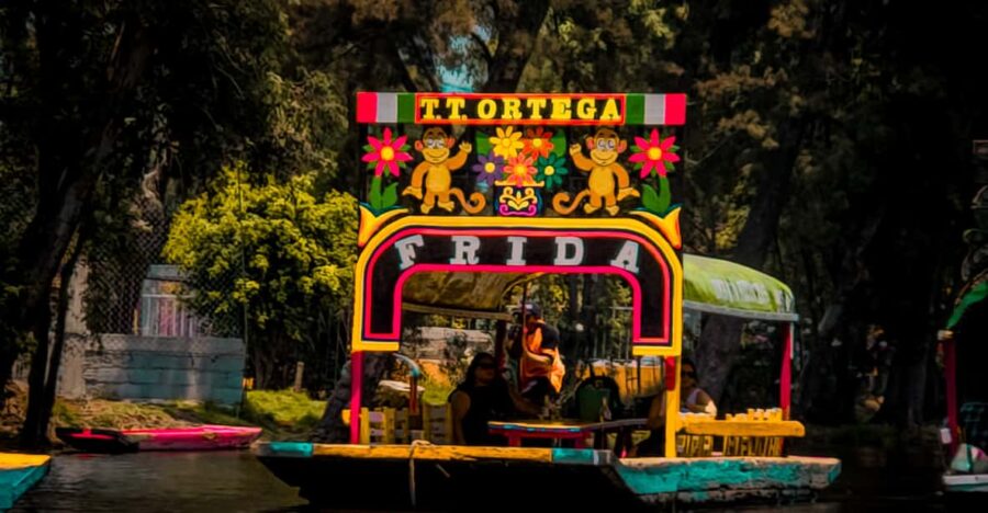 Mexico City : Xochimilco Waterways and Coyocan Alleys