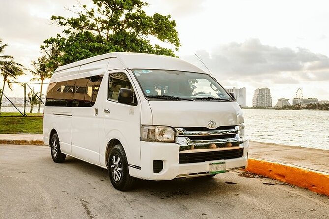 Minivan: Cancun Airport (CUN)