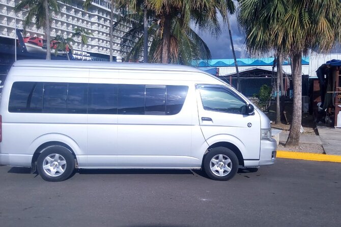 Ocho Rios Hotels Shared Shuttle From Montego Bay Airport: 1-Way or Round-Trip