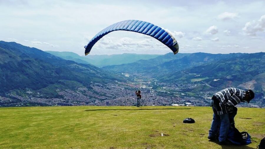 Paragliding the Andes From Medellín
