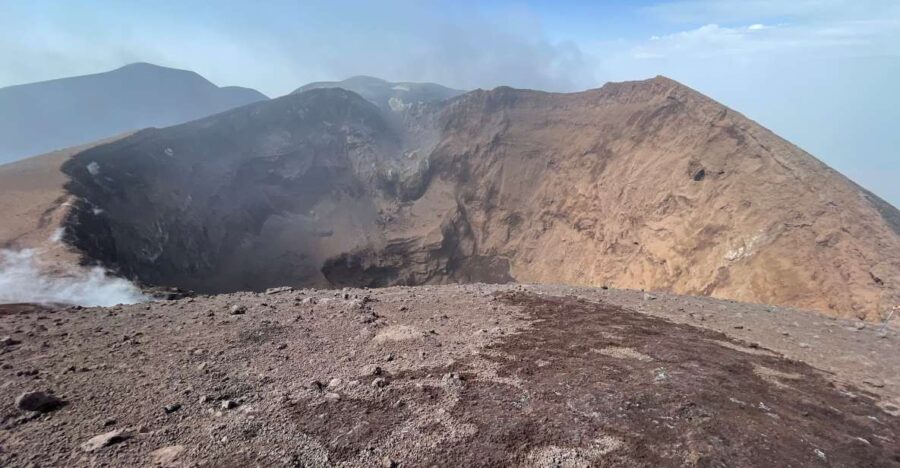 Piano Provenzana: Mount Etna Hiking Trip to 3,300 Meters