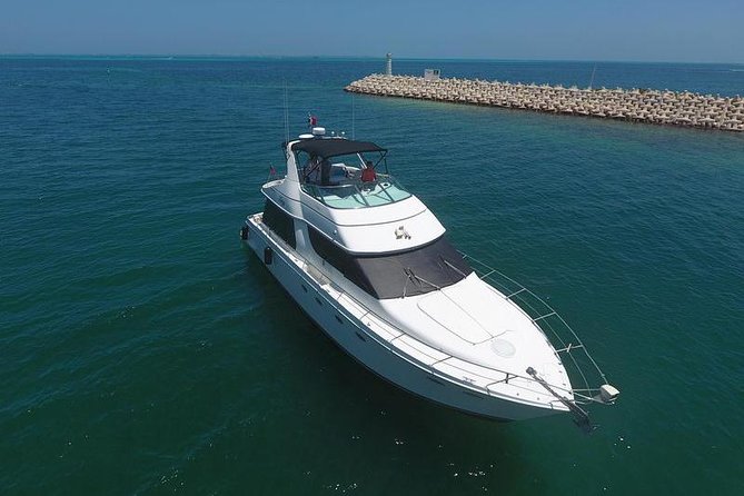 Playa Mujeres Rent a Yacht 4hrs With Food and Drinks Aboard CA55 - Inclusions