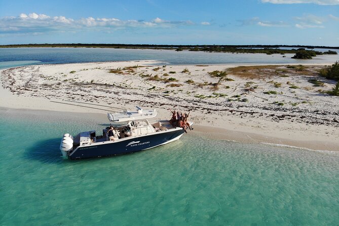 Private and Customizable Half Day Boat Experience to Caicos Cays