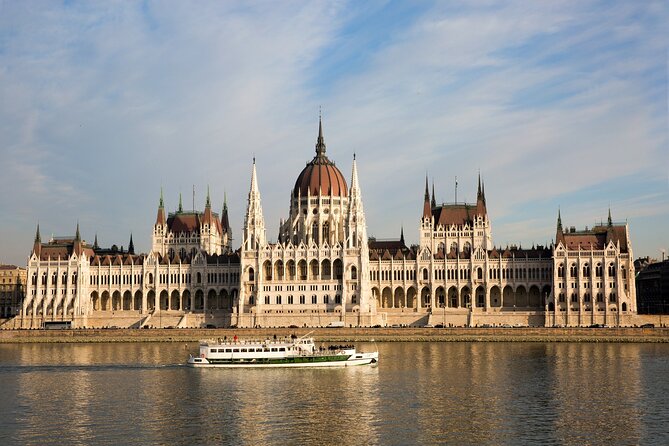 Private Day Tour From Vienna to Budapest and Back in English