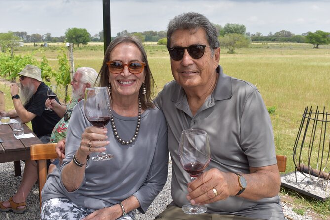 Private One-Day Visit to 2 Wineries in Carmelo