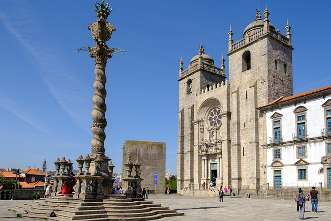 Private Tour of 1 to 8 People in Porto