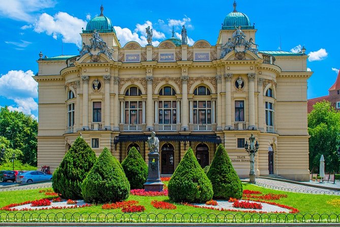 Private Tour of the Best of Krakow – Sightseeing, Food & Culture With a Local