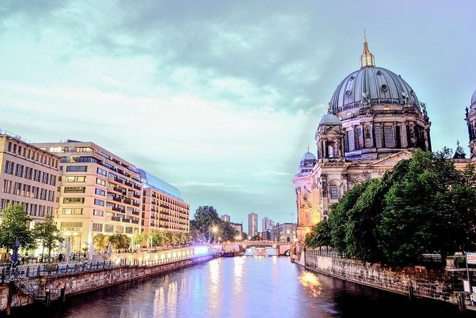 Private Transfer From Prague to Berlin With 2h of Sightseeing - Overview of the Service