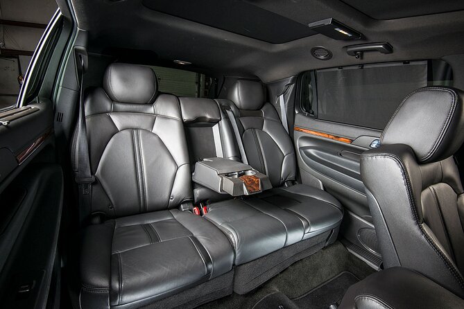 Private Transfer Minneapolis or St.Paul to Minneapolis MSP Airport by Car or SUV - Pickup and Drop-off Details