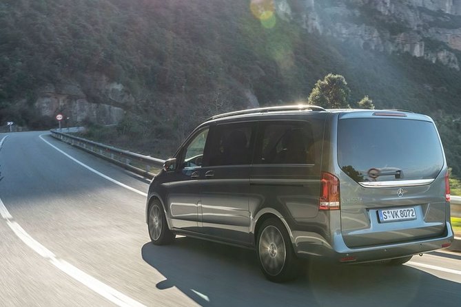 Private Transfer To and From Airport in Ålesund