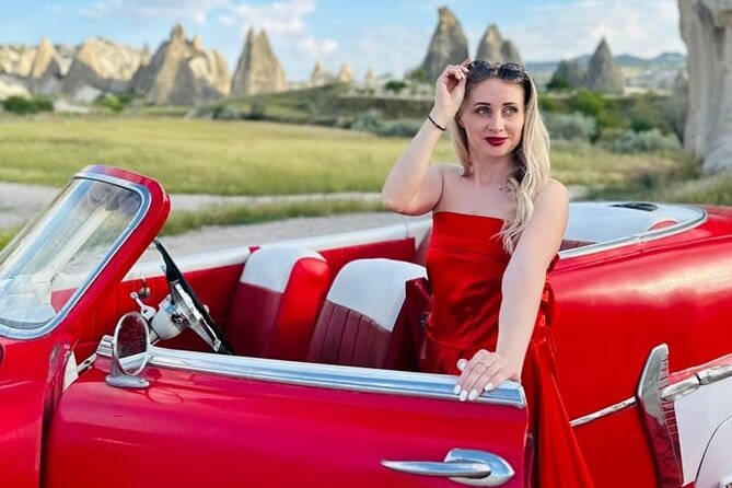 Private Vintage Car Tour in Cappadocia With Balloon View