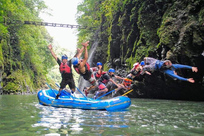 Rafting Pacuare River Level II, III and IV Best Activity Costa Rica