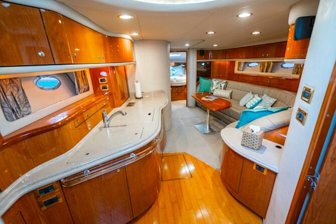 Rent a Luxury Yachting Experience! 58 SeaRay (1)
