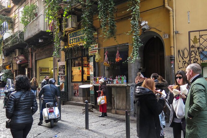 Slice of Heaven: Explore the Best Pizzas in Naples!