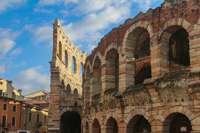 Small Group Guided Tour in Verona