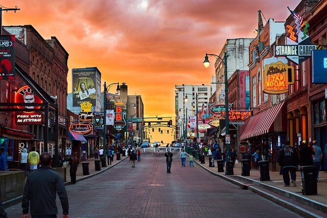 The Kings Odyssey: 2-Hour Elvis Car Tour With Sun Studio