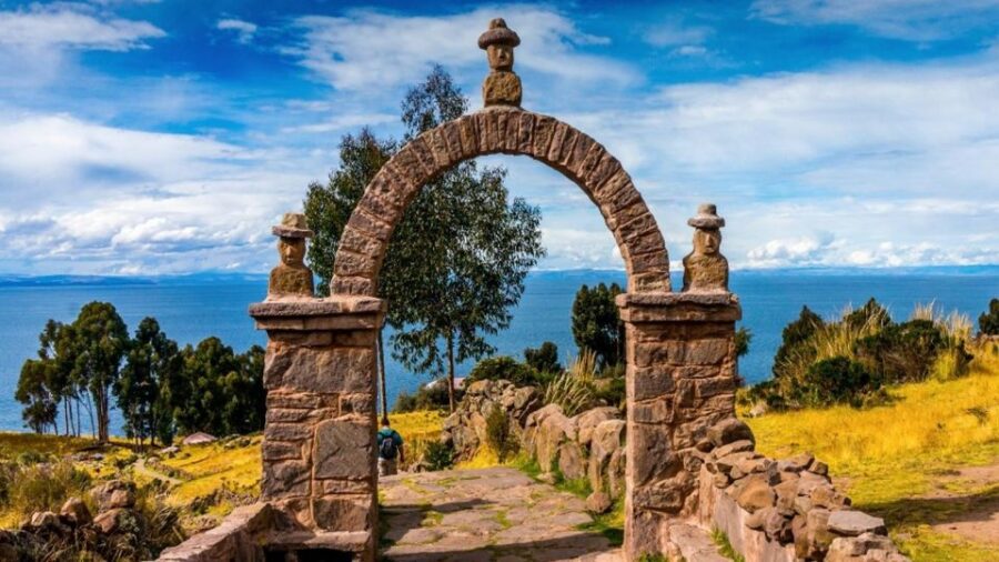 Titicaca Lake 2 Days/1 Night: Visit Uros, Taquile & Amantani