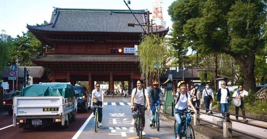 Tokyo: 3-Hour Bike/E-Bike Tour of the Citys Historic Sites