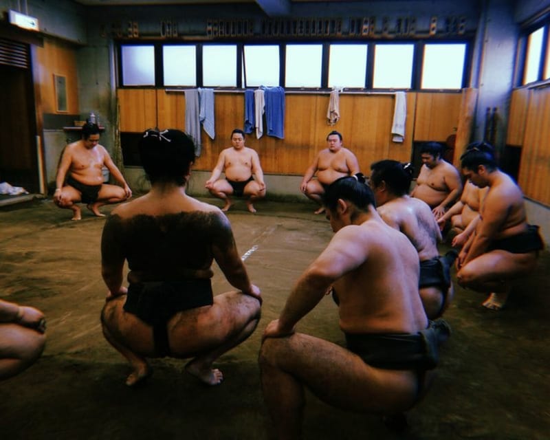 Tokyo: Sumo Morning Practice Tour in Ryogoku and Photo Shoot