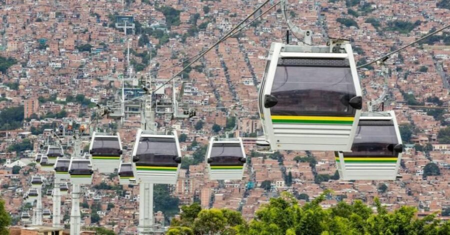 Tour Medellín: Pablo Escobar and Commune 13