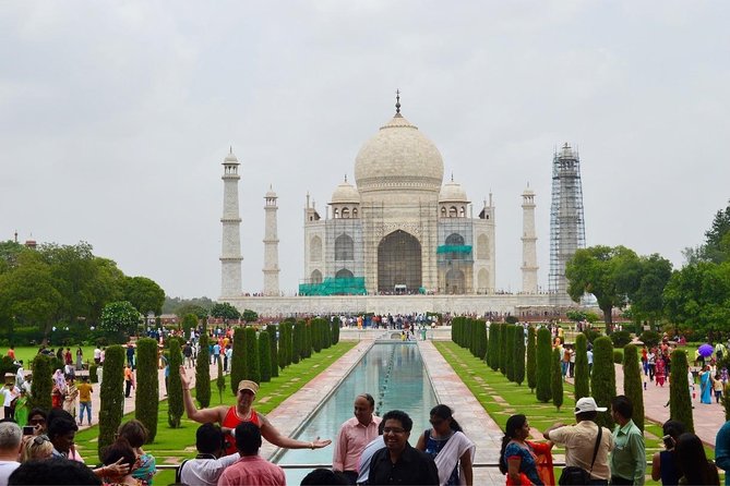 Transfer Delhi to Agra by AC Car With Taj Mahal & Agra Fort Visit
